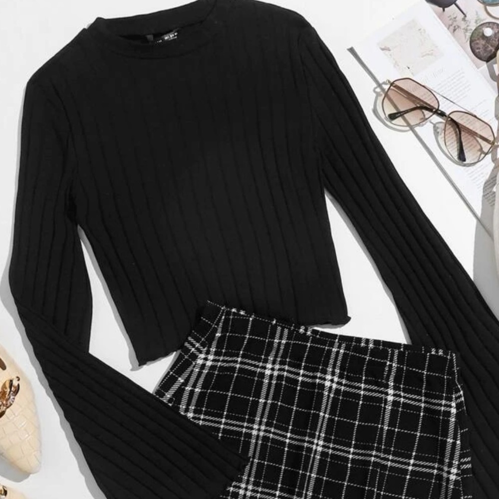 Ribbed/ruffled top